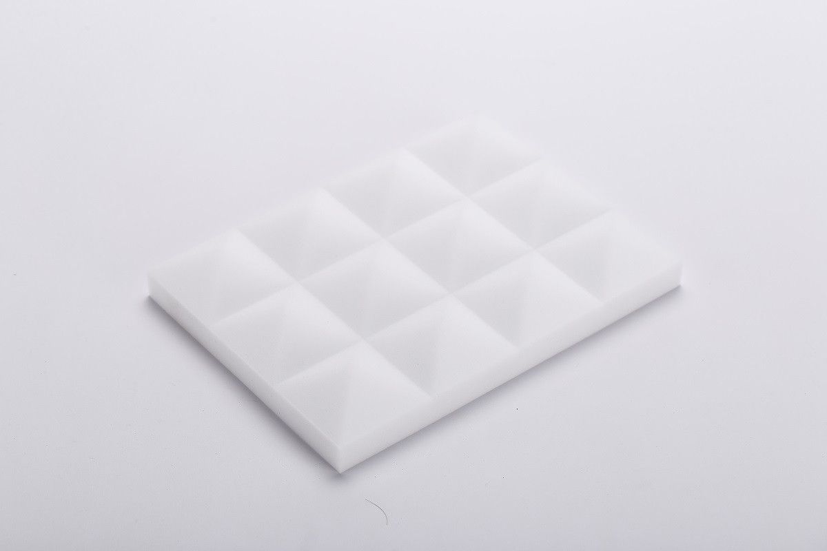 Loseta de espuma técnica blanca con relieve almohadillado